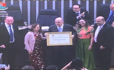 ANTÔNIO EDUARDO TONIELO RECEBE A CONDECORAÇÃO MAIOR DO MUNICÍPIO “PADRE ANTONIO DE OLIVEIRA” e TÍTULO DE CIDADÃO BENEMÉRITO.