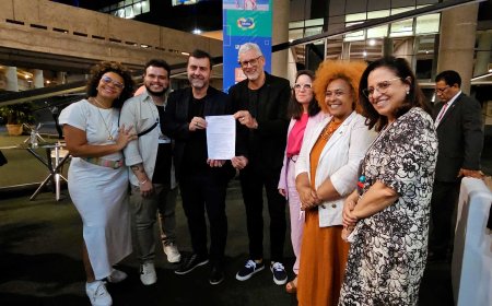 Câmara LGBT e Embratur assinam acordo para ampliar promoção internacional do turismo LGBTI+