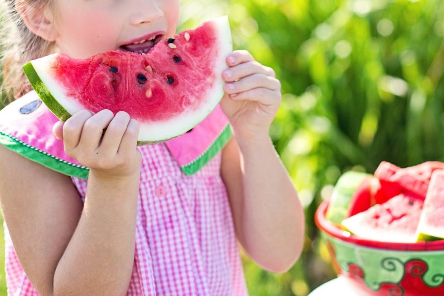 Como cuidar da alimentação das crianças no final do ano