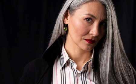 Mulheres com cabelos brancos são símbolo de ousadia e liberdade