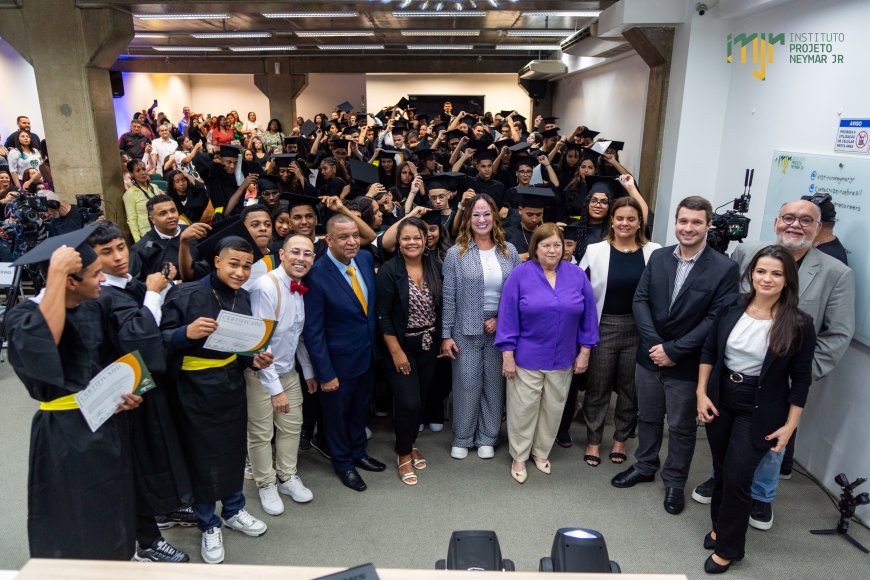 Costa e Instituto Projeto Neymar Jr. celebram formatura de 4ª turma de tripulantes