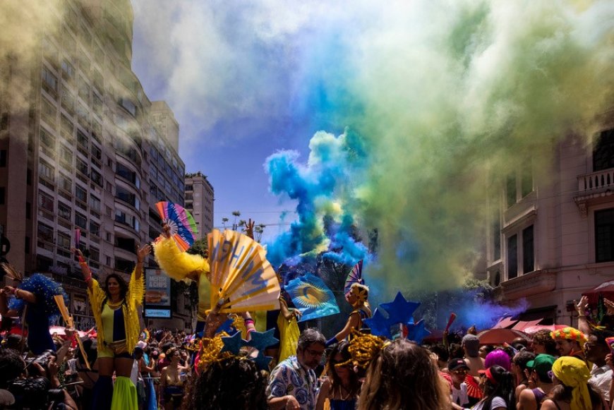 CARNAVAL 2025: Tarado Ni Você celebra Caetano Veloso em mais um desfile histórico no centro de São Paulo