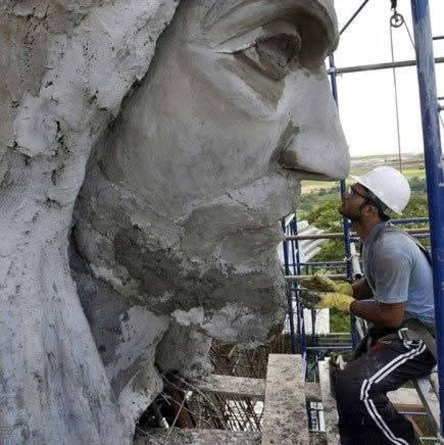 Cristo Salvador em Sertãozinho/SP inovou a maneira de trabalhar do artista plástico Markus Moura