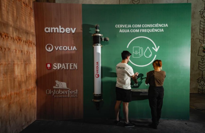Um brinde à moderação! Ambev oferece água grátis na Oktoberfest de Blumenau