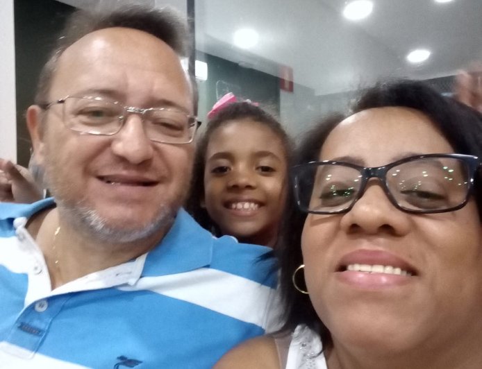Fátima Lima mantém viva a tradição da paçoca que conquistou as quermesses da Paróquia de São João