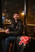 Poderi Morini chega ao Brasil com castas raras da Romagna e rótulos criados por artistas italianos