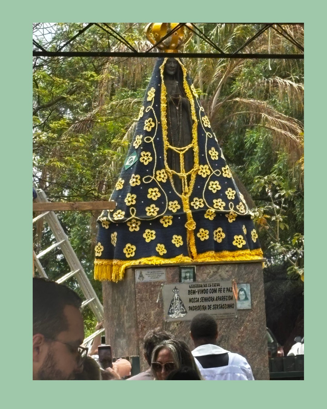 Sertãozinho celebra a fé e a devoção a Nossa Senhora Aparecida com troca do manto na entrada da cidade