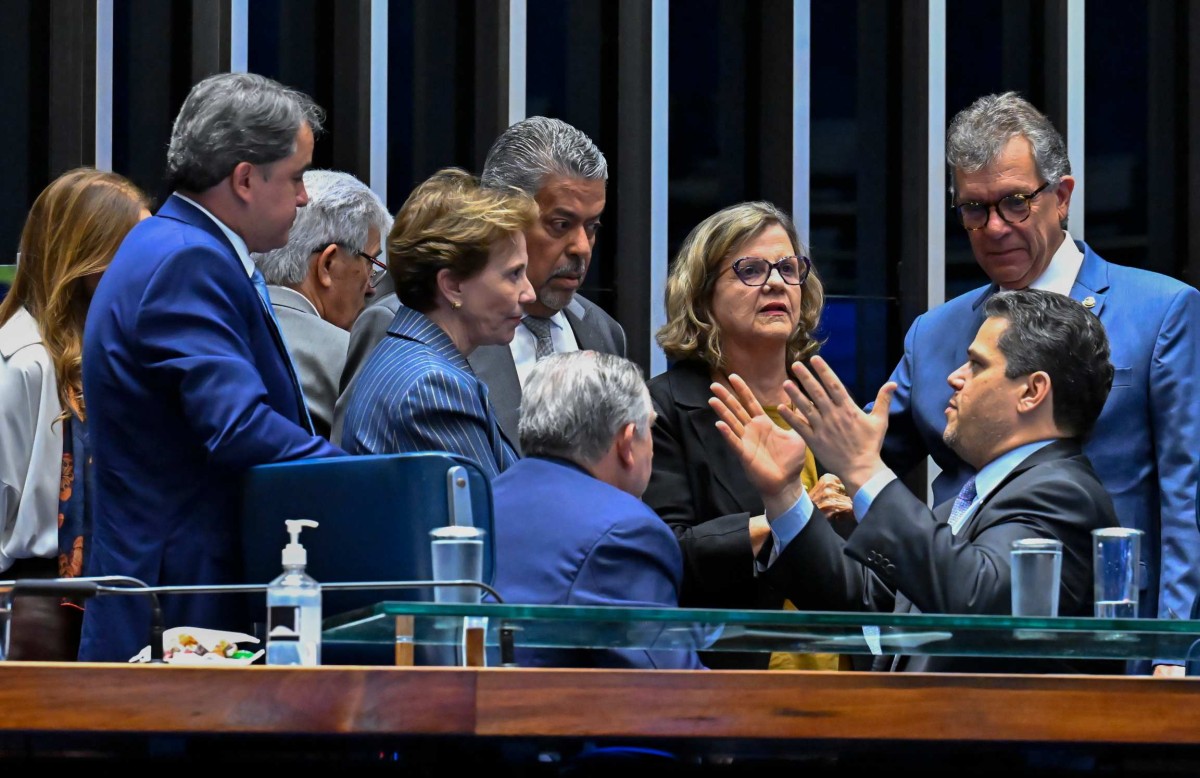 Senado aprova o fim da escala de trabalho 6x1