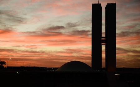 Conheça os 54 senadores eleitos neste domingo