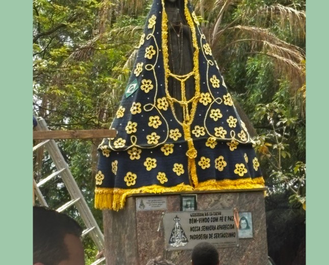 Sertãozinho celebra a fé e a devoção a Nossa Senhora Aparecida com troca do manto na entrada da cidade